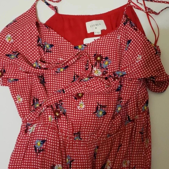 Medium Red & white gingham with floral dress, fabric ties in front on chest area - Picture 4 of 4